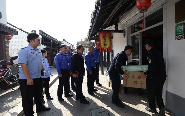 廊下镇与广陈镇揭牌成立“沪浙毗邻执法联勤工作站”5.jpg