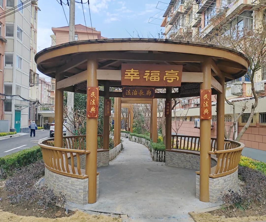 【基层法治建设】“法治长廊”换新颜，打造“普法风景线”1.jpg